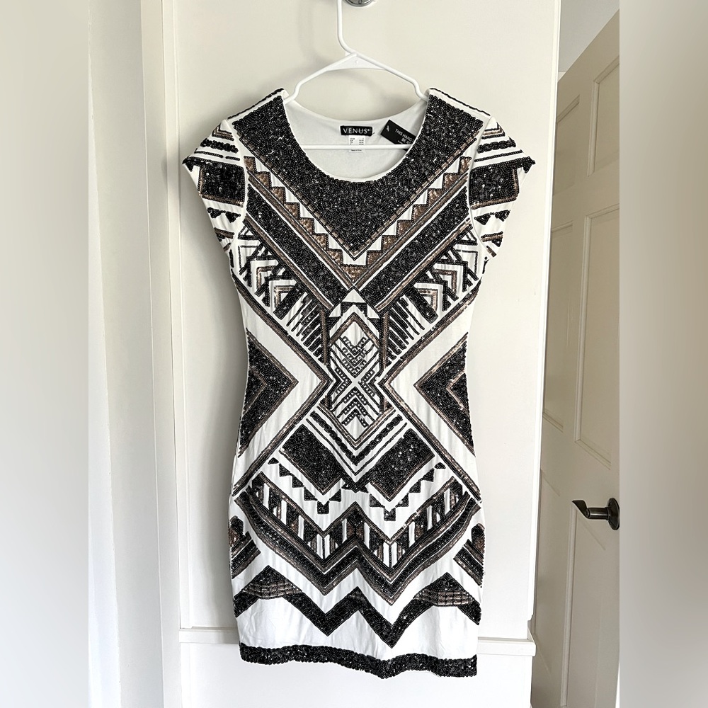 Venus embellished bodycon dress Size S NWT